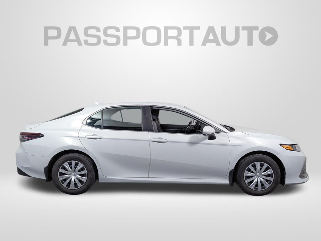 2022 Toyota Camry Hybrid LE