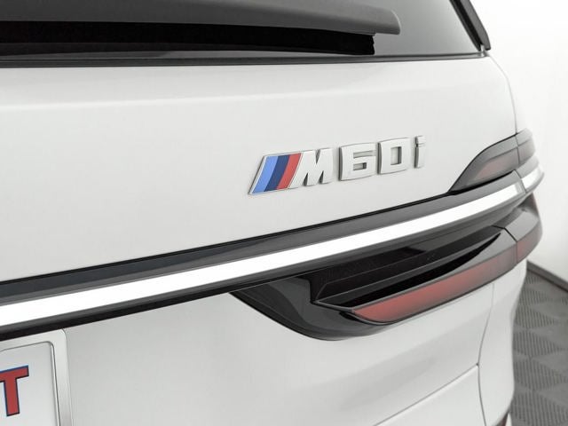 2024 BMW X7 M60i