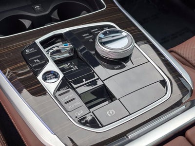 2025 BMW X5 M60i