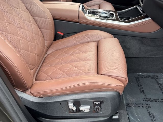 2025 BMW X5 M60i