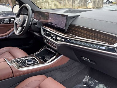2025 BMW X5 M60i