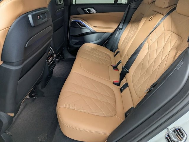 2023 BMW X6 M50i