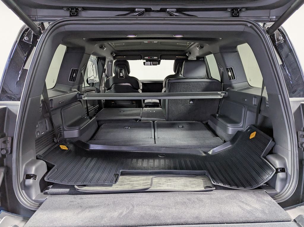 2026 Rivian R1S Base