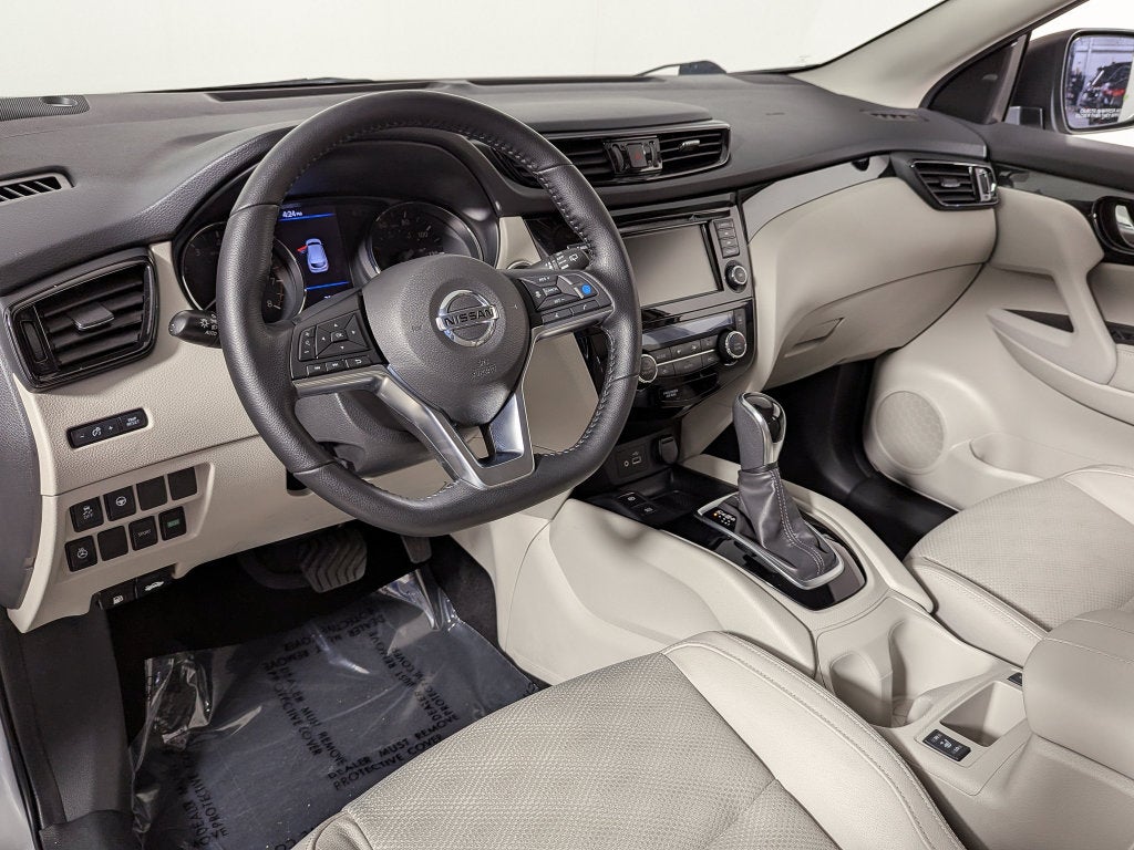 2022 Nissan Rogue Sport SV