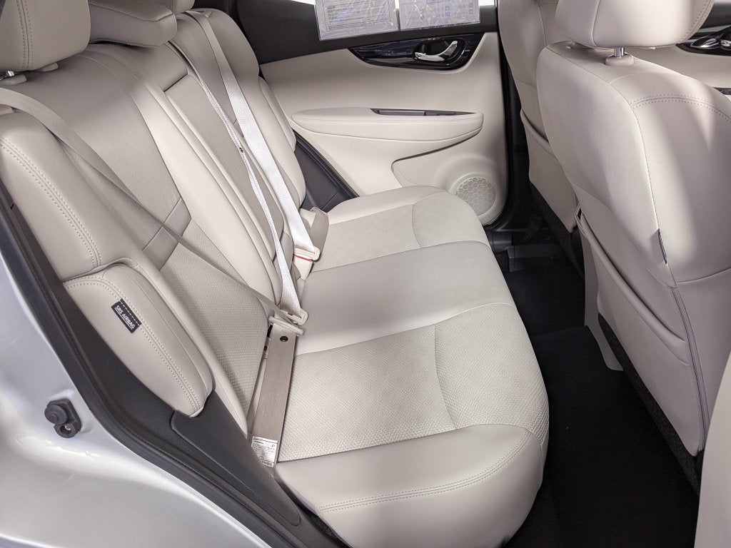 2022 Nissan Rogue Sport SV