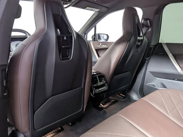 2025 BMW iX xDrive50