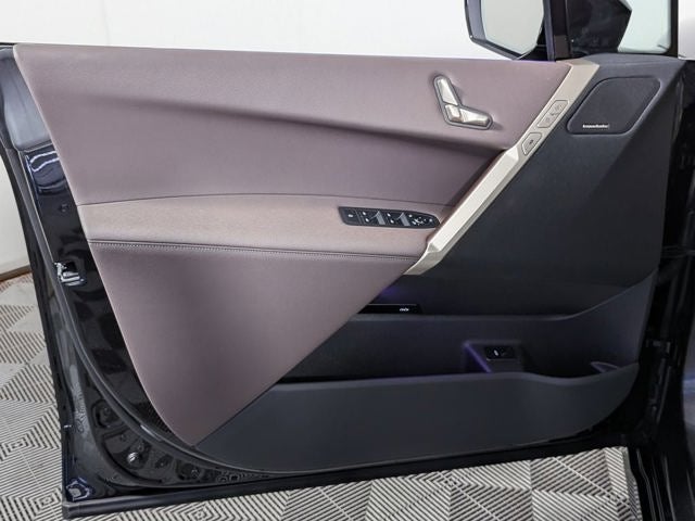 2025 BMW iX xDrive50