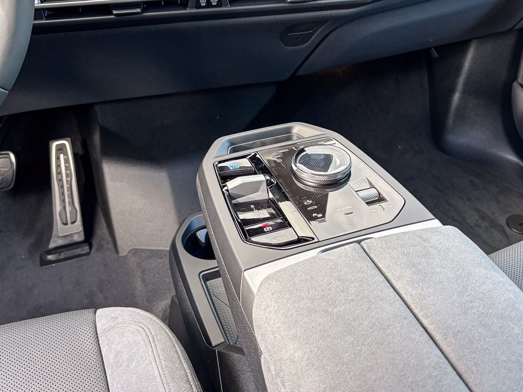 2026 BMW iX xDrive45