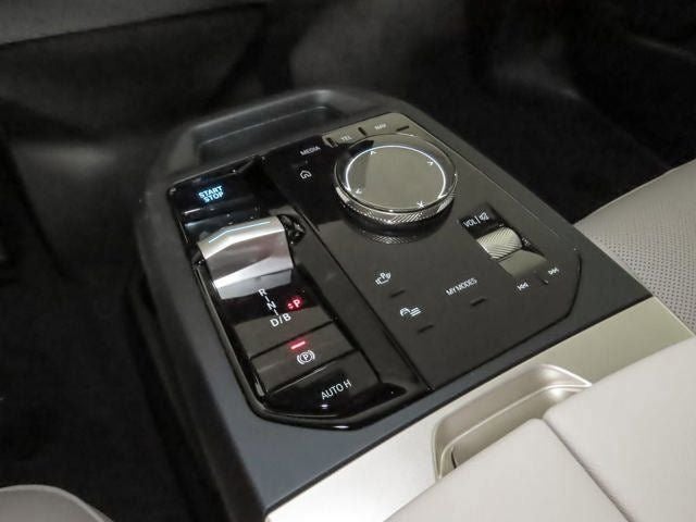 2026 BMW iX xDrive60