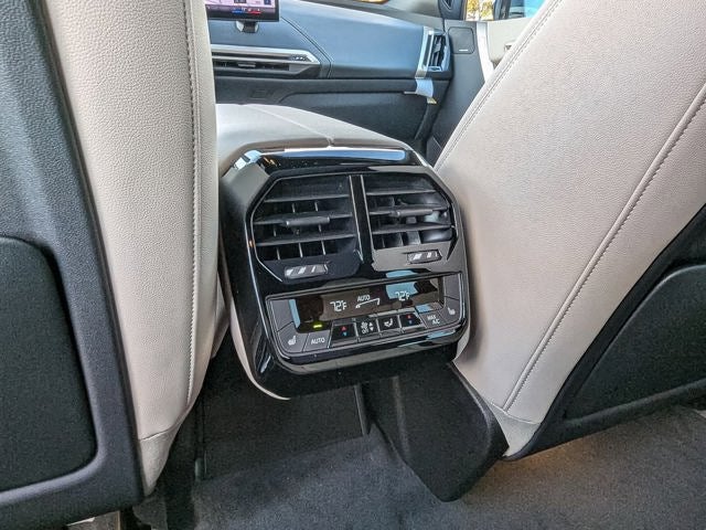 2026 BMW iX xDrive60