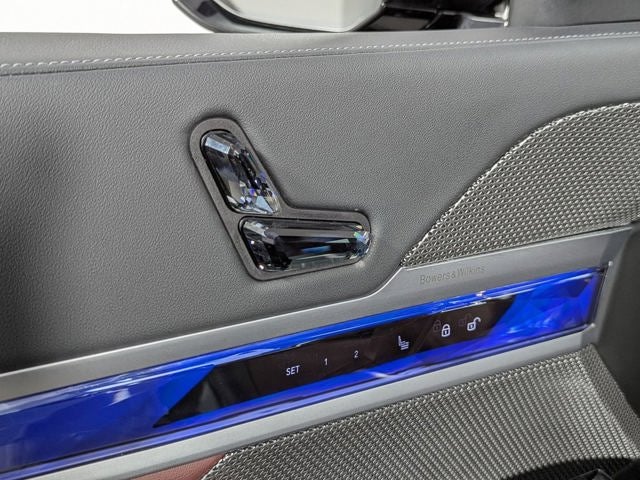 2023 BMW 740i 740i