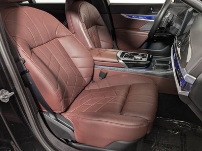 2023 BMW 740i 740i