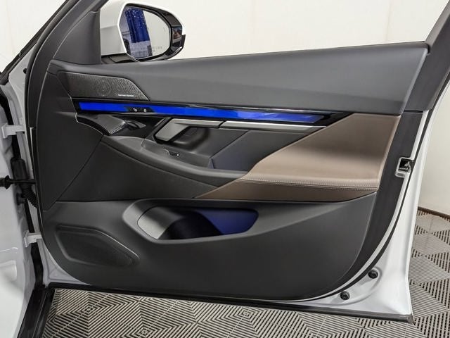 2025 BMW i5 xDrive40 xDrive40