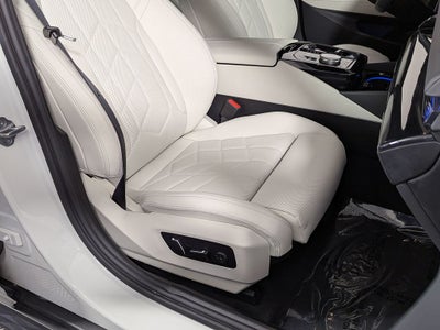 2025 BMW i5 xDrive40 xDrive40