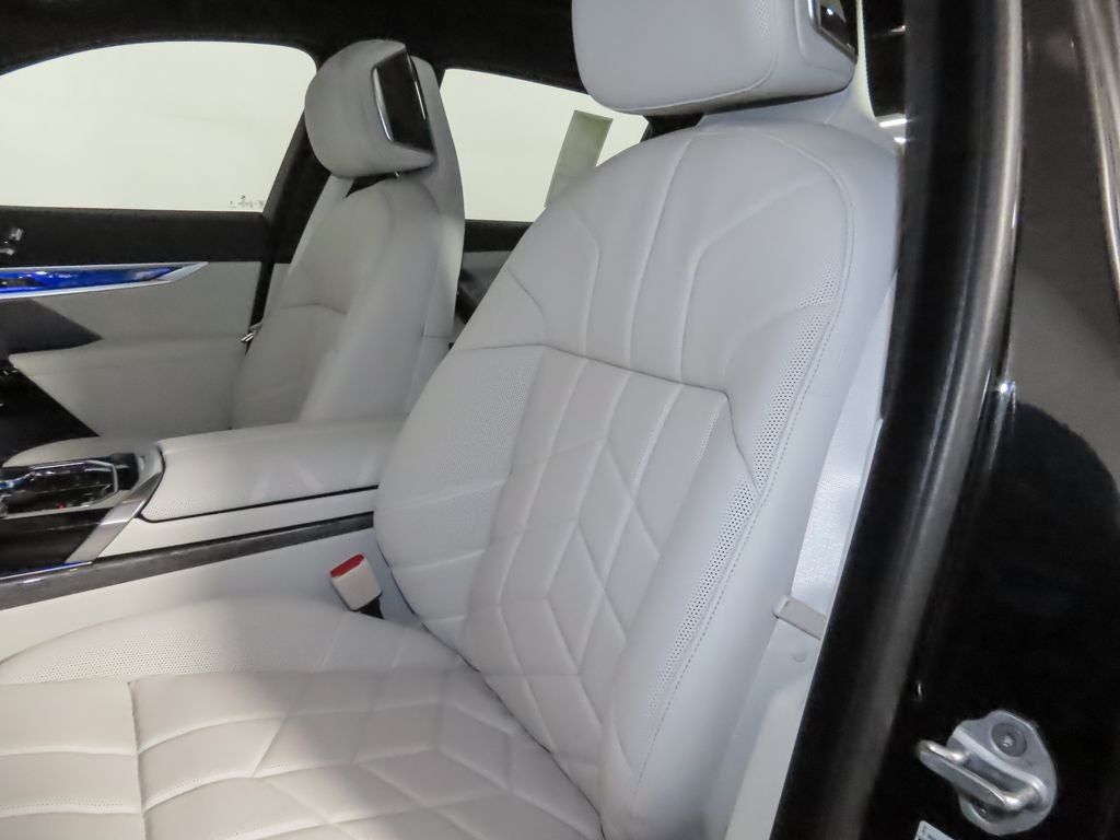 2025 BMW i7 eDrive50