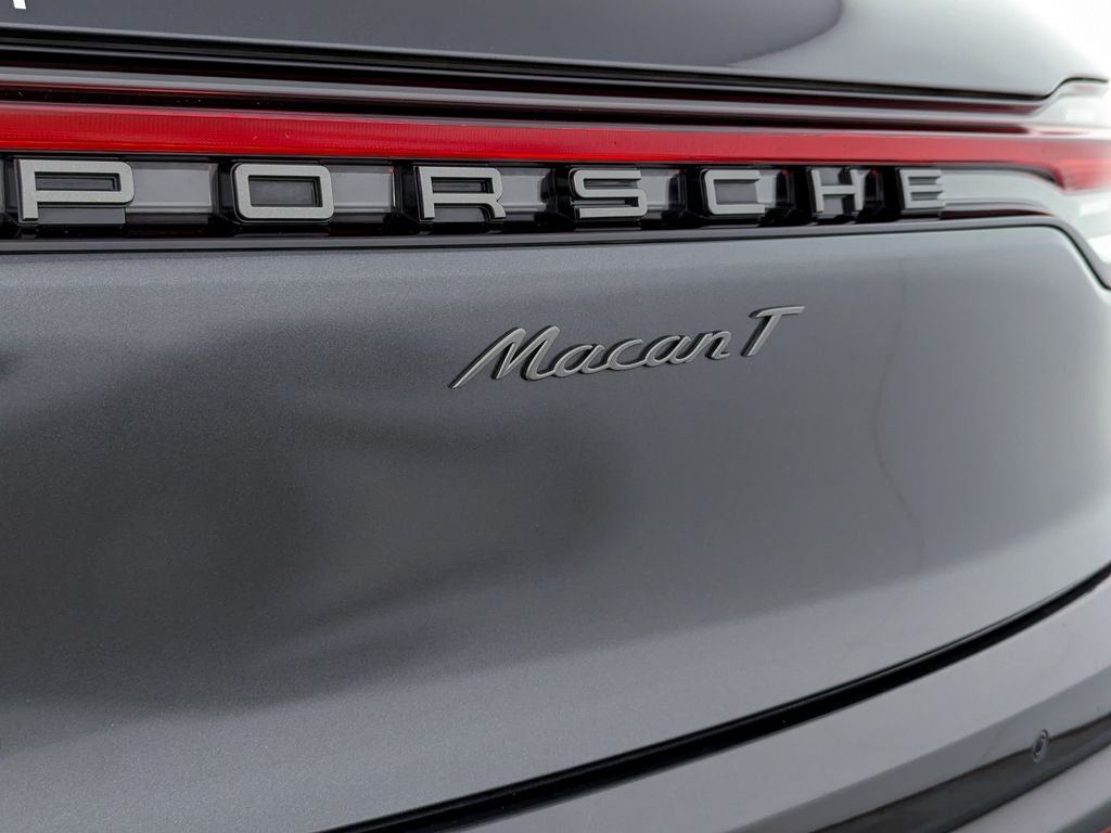 2025 Porsche Macan Base