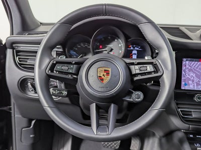 2025 Porsche Macan Base