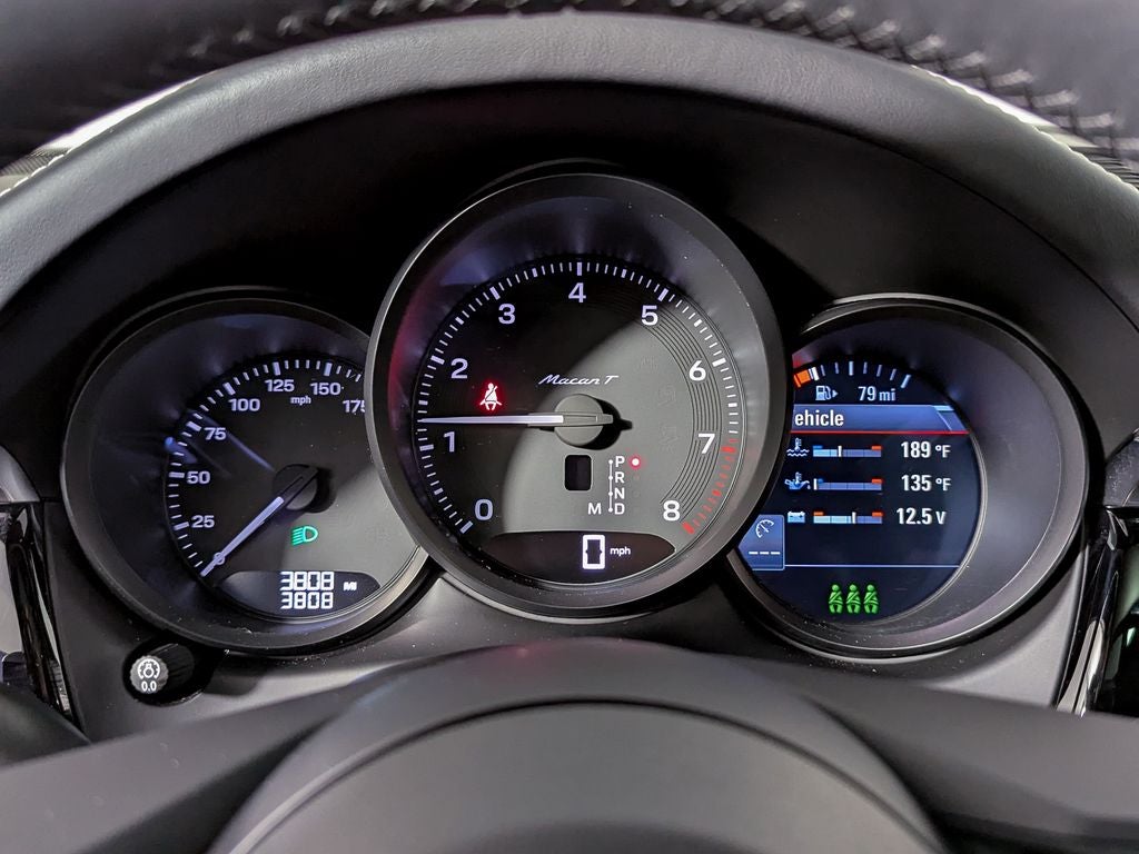 2025 Porsche Macan Base