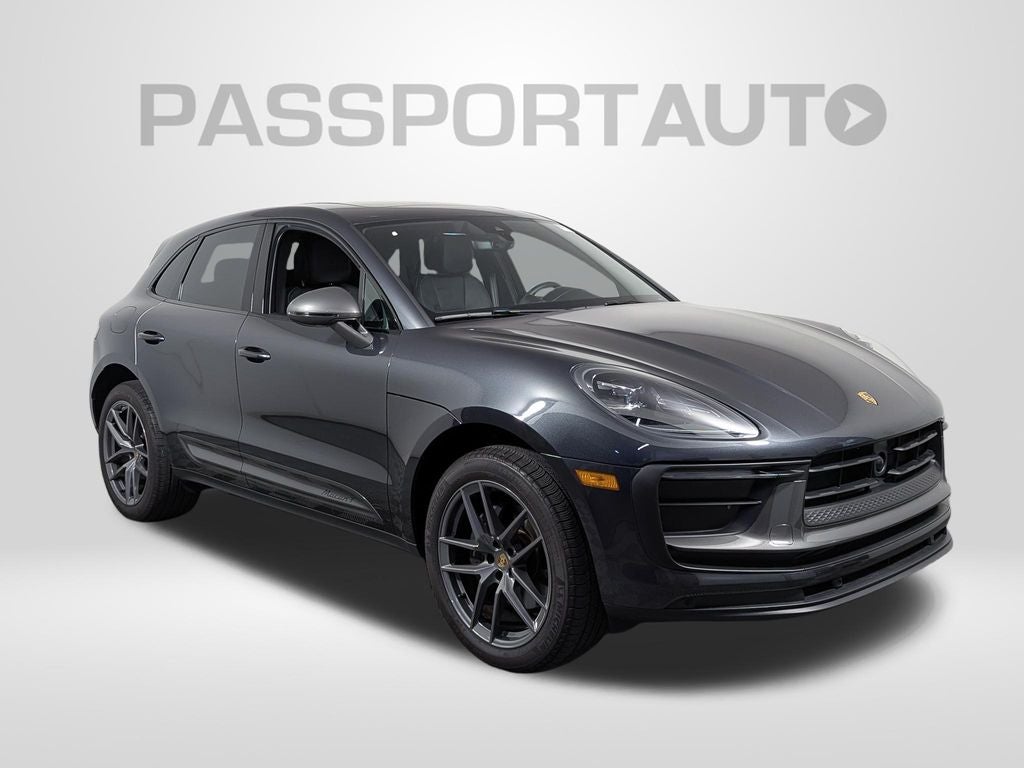2025 Porsche Macan Base