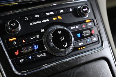 2017 Lincoln Continental Base