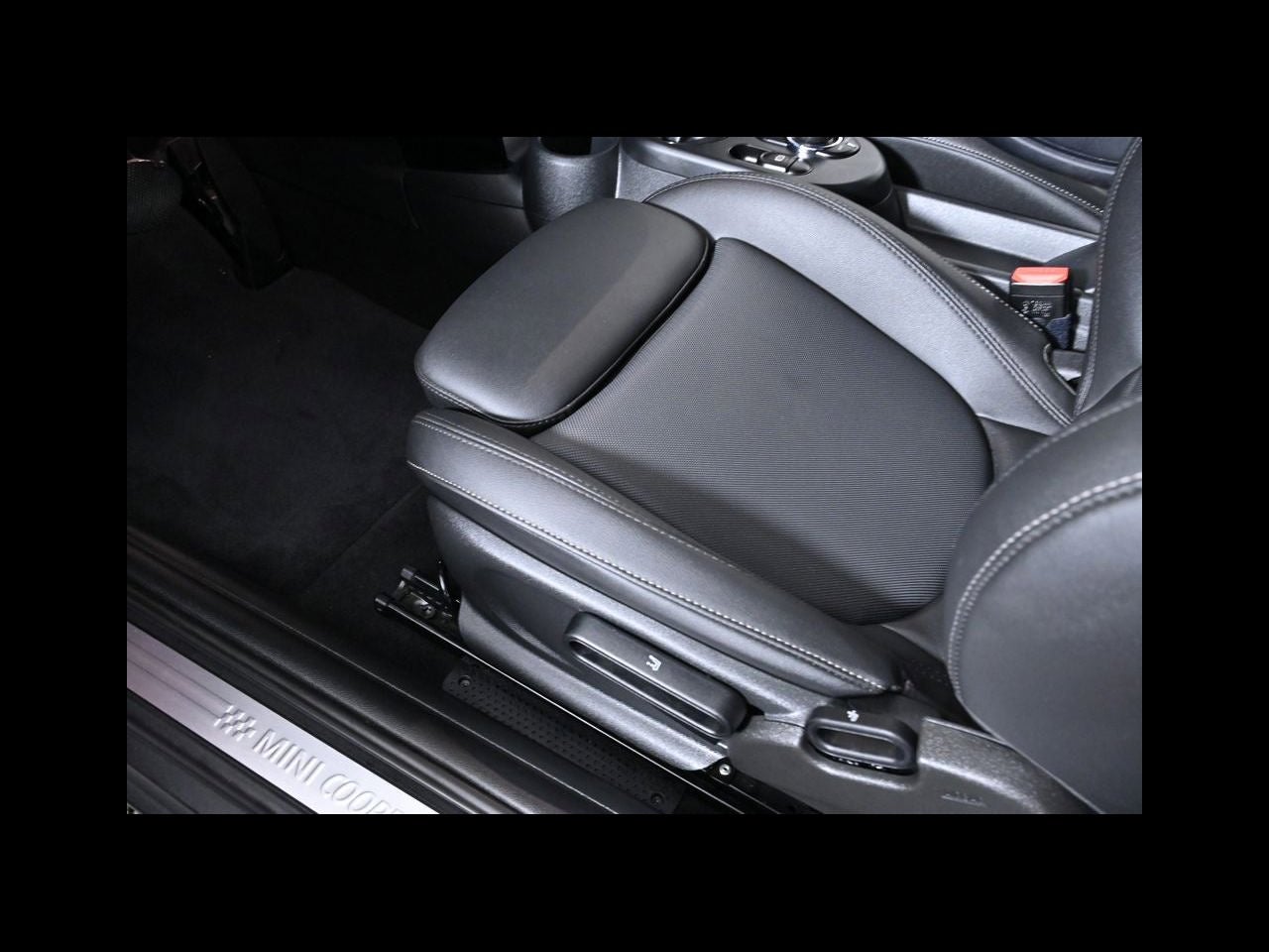 2023 MINI HARDTOP 2 DOOR SIGNATURE