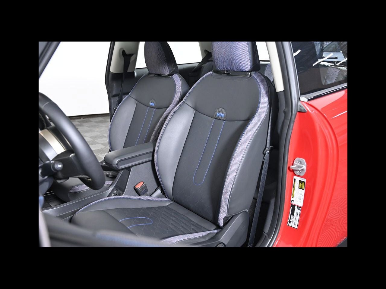 2025 MINI HARDTOP 2 DOOR Cooper