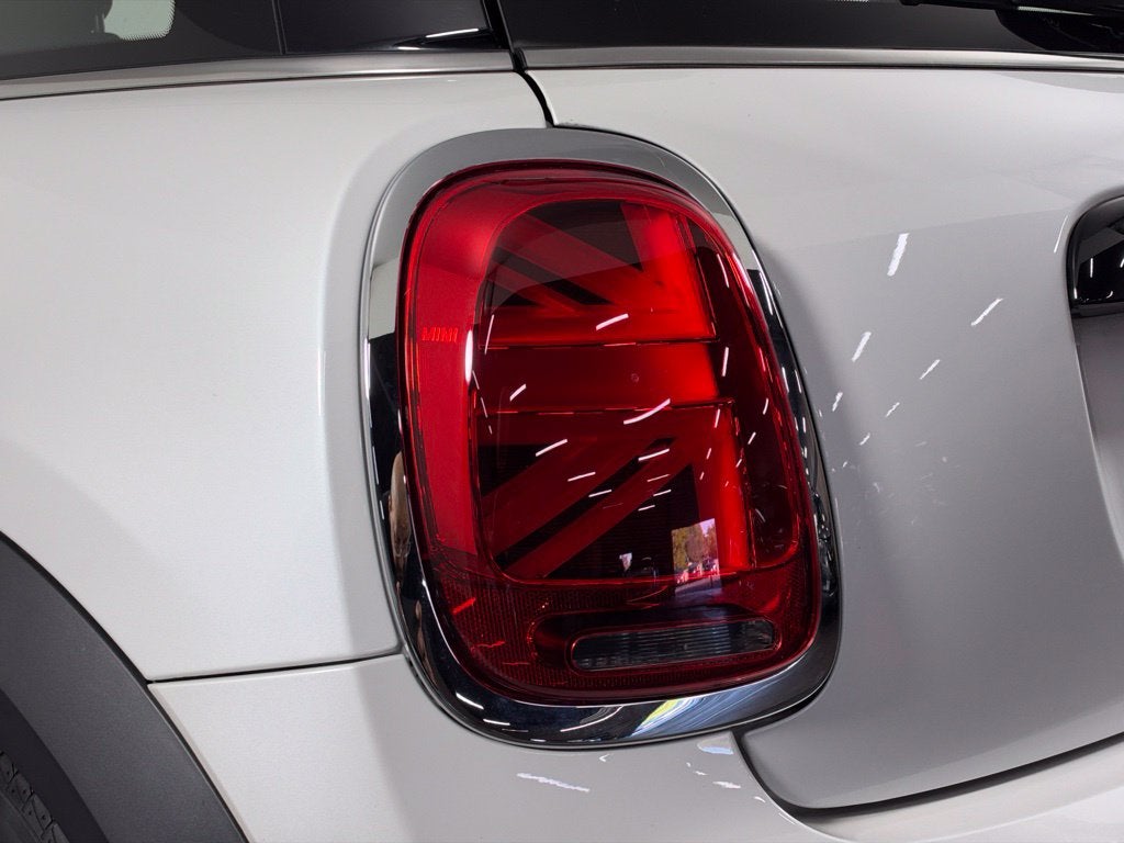 2024 MINI HARDTOP 2 DOOR Base