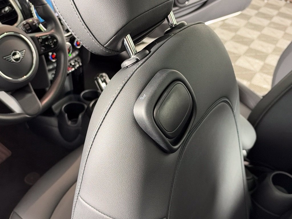 2024 MINI HARDTOP 2 DOOR Base
