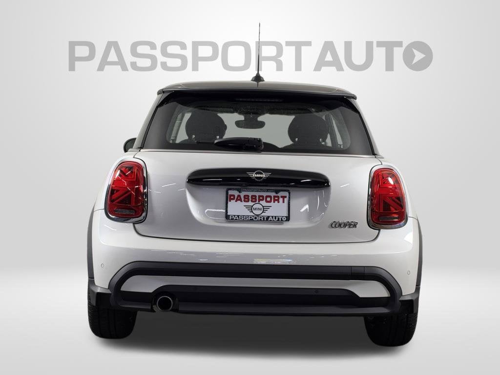 2024 MINI HARDTOP 2 DOOR Base