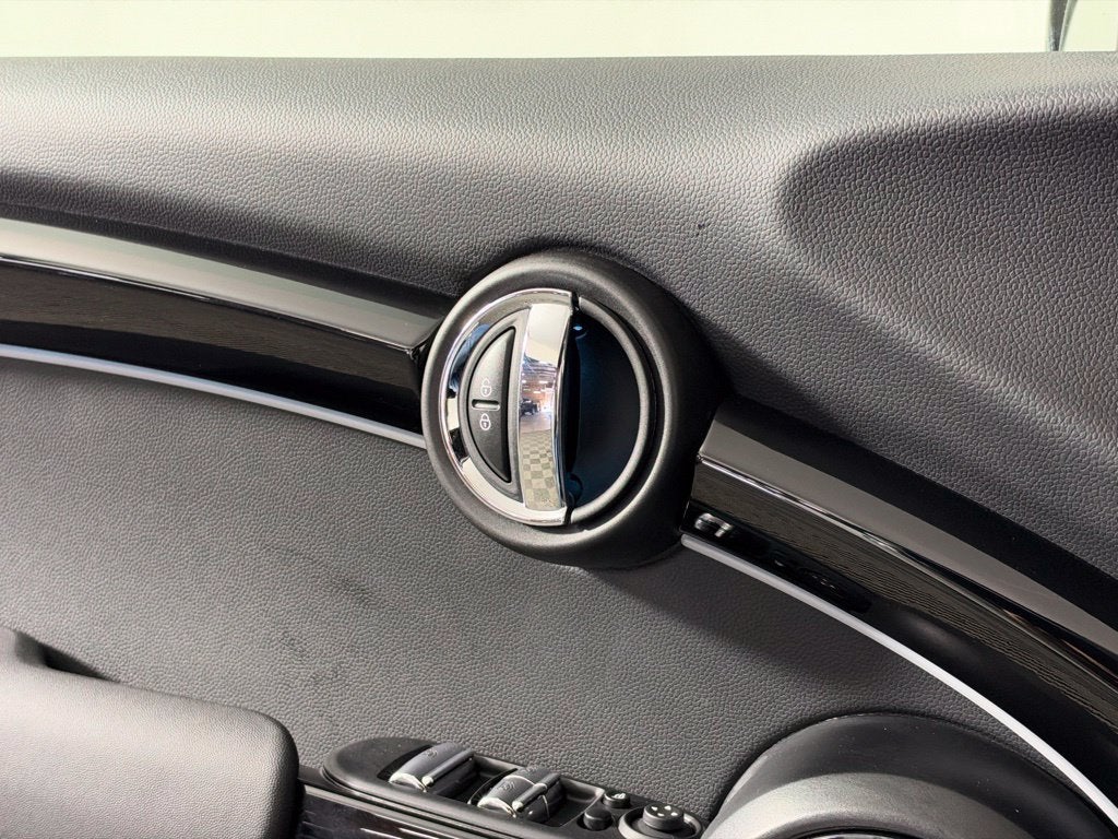 2024 MINI CONVERTIBLE Base