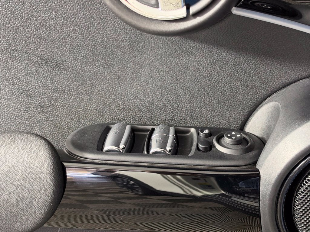 2024 MINI CONVERTIBLE Base
