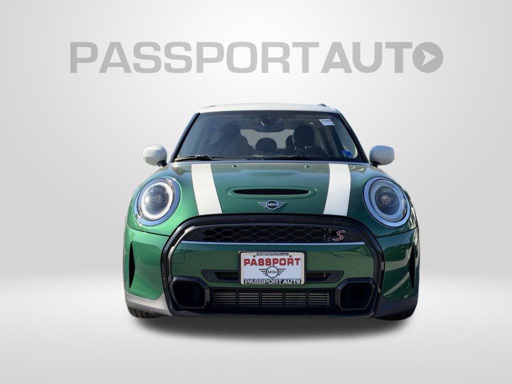 2024 MINI HARDTOP 4 DOOR Base