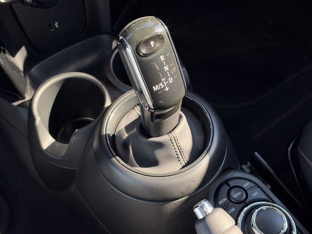 2024 MINI HARDTOP 4 DOOR Base