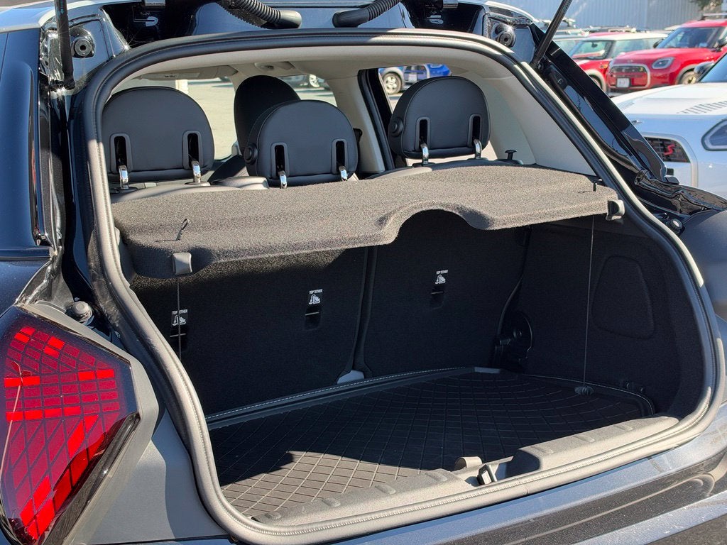 2025 MINI HARDTOP 4 DOOR Base