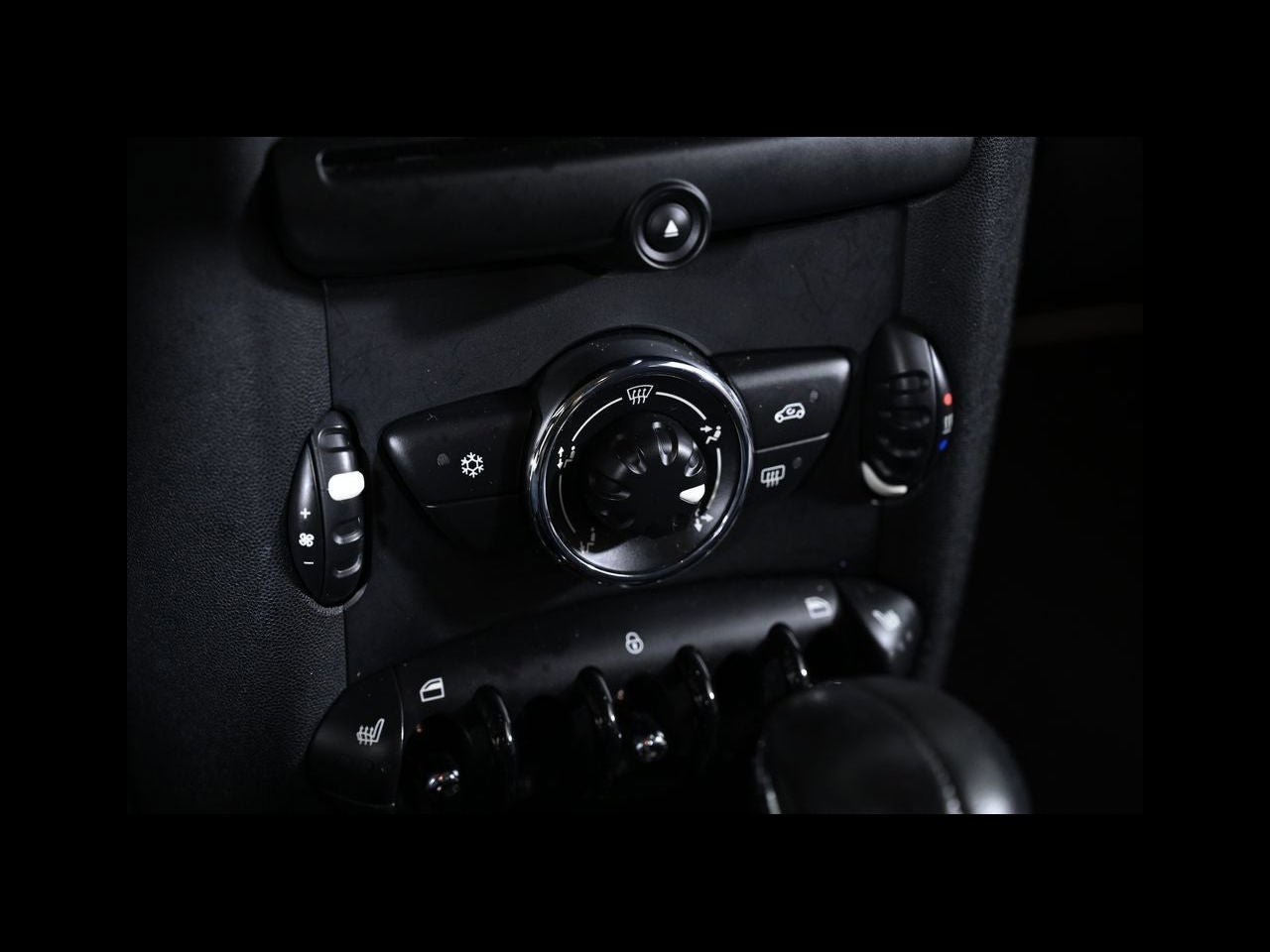 2011 MINI HARDTOP 2 DOOR 2dr Cpe