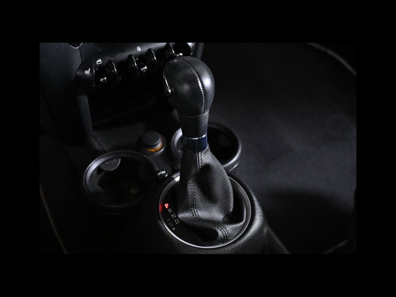 2011 MINI HARDTOP 2 DOOR 2dr Cpe