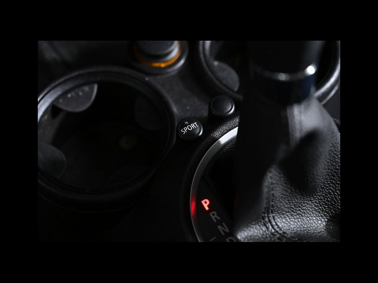 2011 MINI HARDTOP 2 DOOR 2dr Cpe