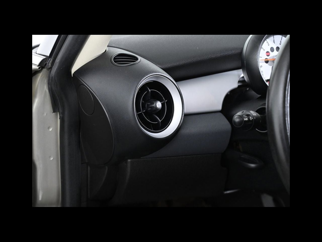 2011 MINI HARDTOP 2 DOOR 2dr Cpe