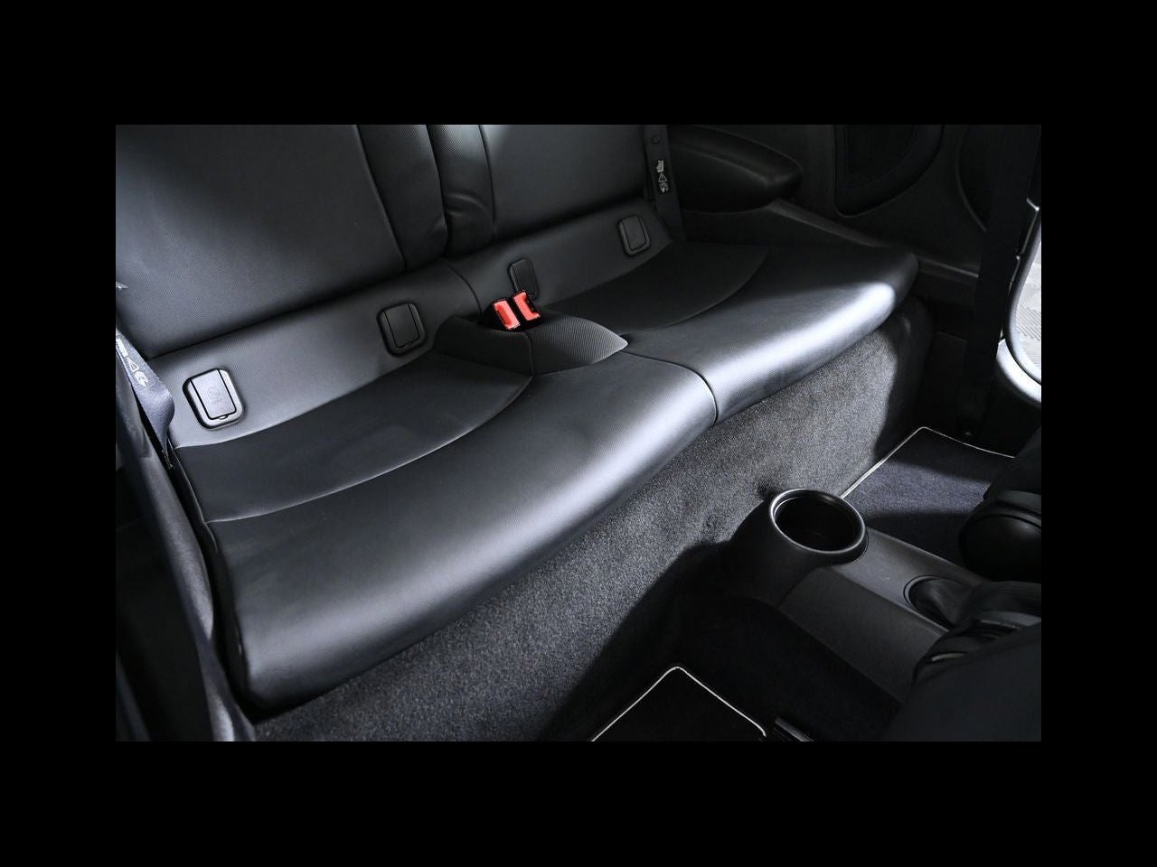 2011 MINI HARDTOP 2 DOOR 2dr Cpe