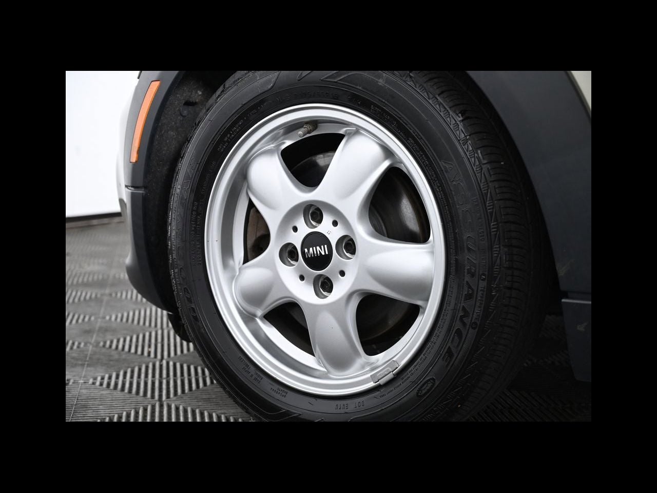 2011 MINI HARDTOP 2 DOOR 2dr Cpe