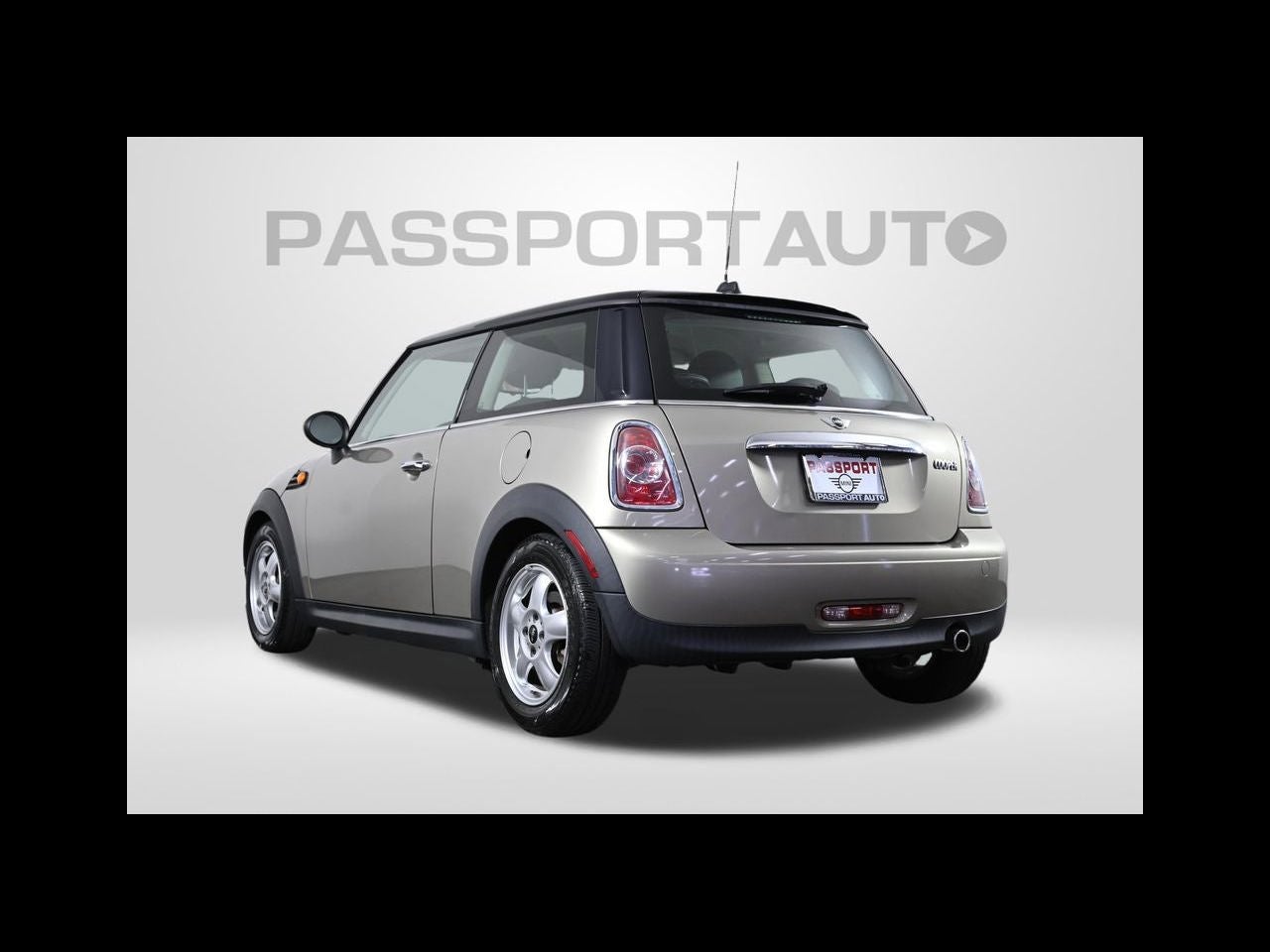 2011 MINI HARDTOP 2 DOOR 2dr Cpe
