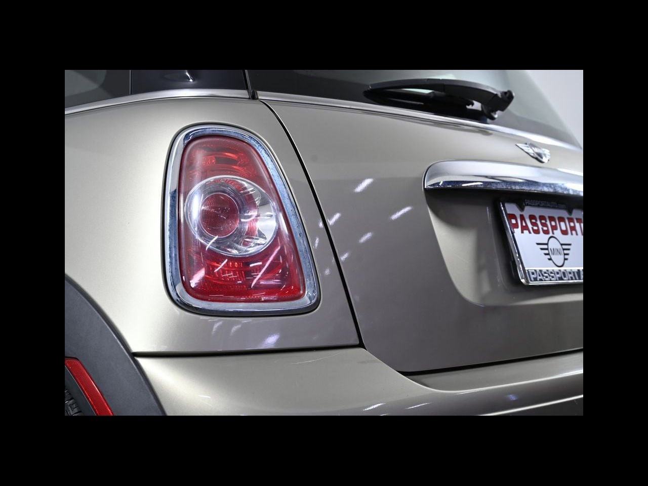 2011 MINI HARDTOP 2 DOOR 2dr Cpe