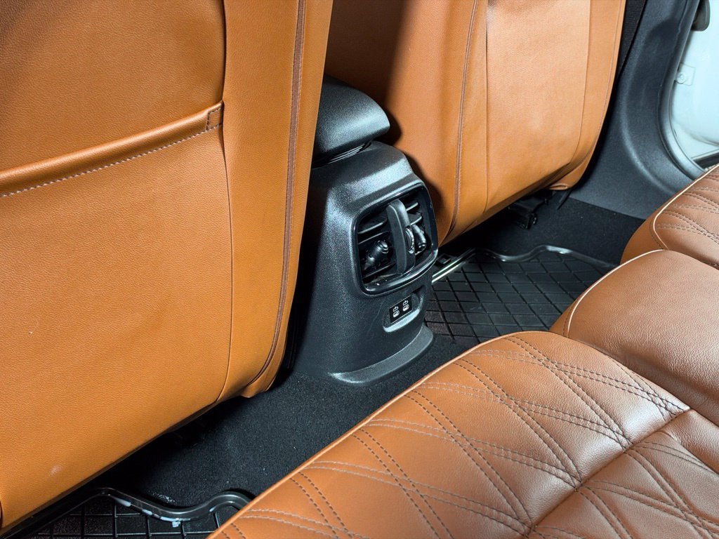 2024 MINI CLUBMAN Base