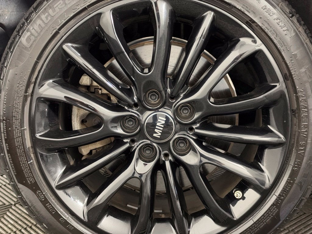 2024 MINI CLUBMAN Base