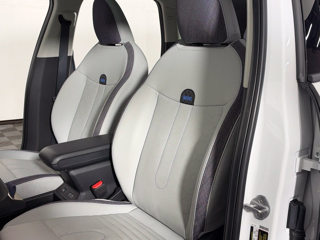 2025 MINI COUNTRYMAN Base