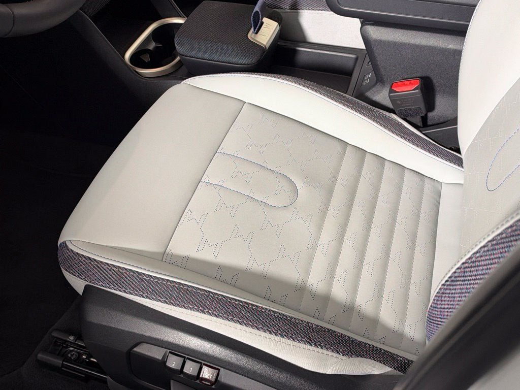 2025 MINI COUNTRYMAN Base