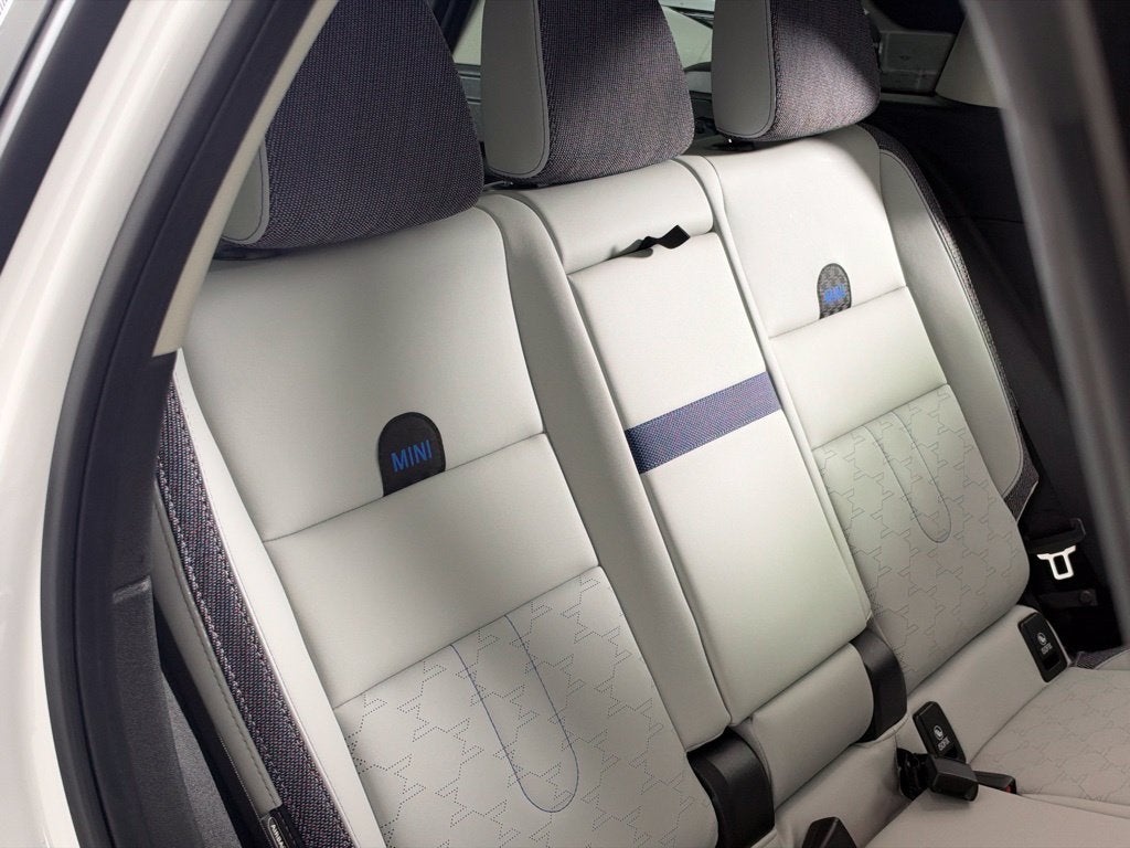 2025 MINI COUNTRYMAN Base