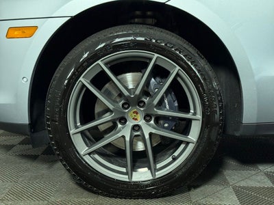 2025 Porsche Macan Base