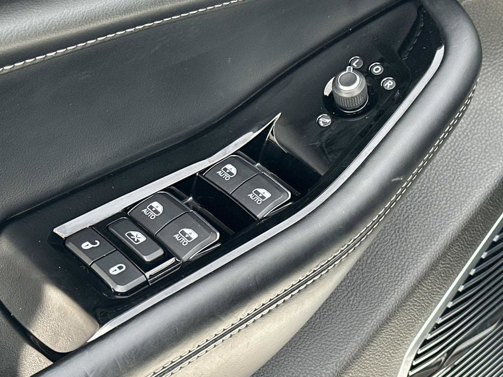 2022 Jeep Grand Cherokee Overland 4WD