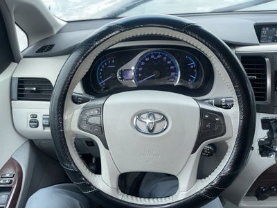 2013 Toyota Sienna XLE Mobility Auto Access